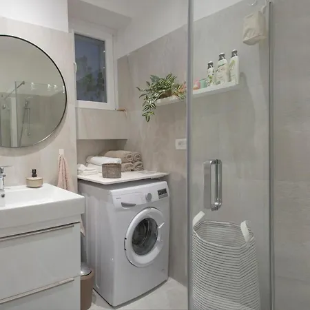 L&s Superior With Balcony And Parking - Excellent Location Within Walking Distance Of Diocletian's Palace And Bacvice Apartment Split