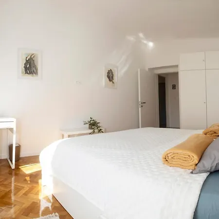 Apartment L&s Superior With Balcony And Parking - Excellent Location Within Walking Distance Of Diocletian's Palace And Bacvice