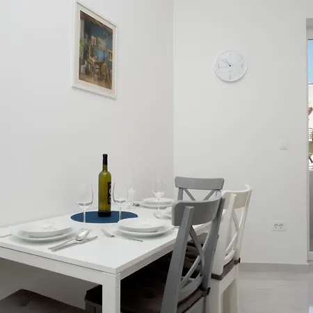 Apartment L&s Superior With Balcony And Parking - Excellent Location Within Walking Distance Of Diocletian's Palace And Bacvice Split