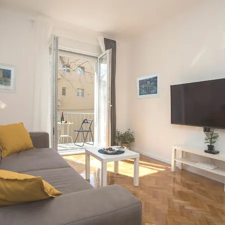 L&s Superior With Balcony And Parking - Excellent Location Within Walking Distance Of Diocletian's Palace And Bacvice *