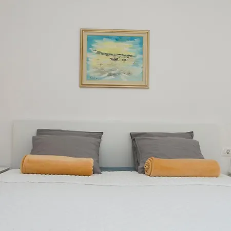 Apartment L&s Superior With Balcony And Parking - Excellent Location Within Walking Distance Of Diocletian's Palace And Bacvice