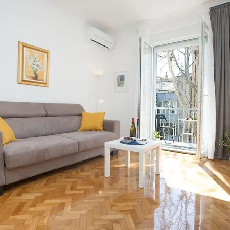 Appartement L&s Superior With Balcony And Parking - Excellent Location Within Walking Distance Of Diocletian's Palace And Bacvice *