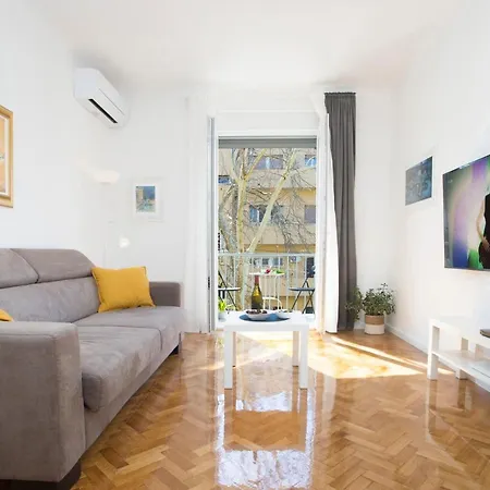 L&s Superior With Balcony & Free Parking Near Old Town And Bacvice דירה