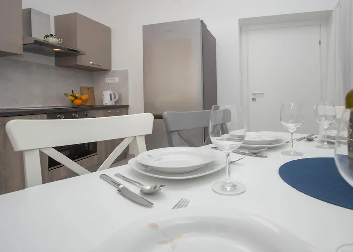 L&s Superior With Balcony & Free Parking Near Old Town And Bacvice Split