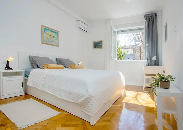 L&s Superior With Balcony & Free Parking Near Old Town And Bacvice Appartement Split