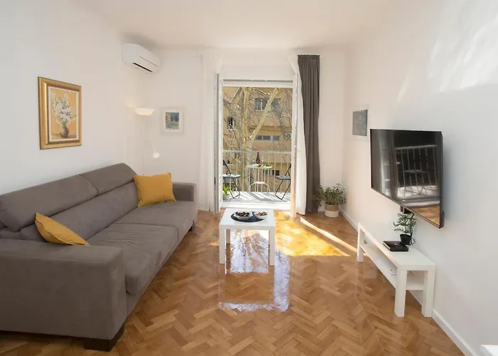 L&s Superior With Balcony & Free Parking Near Old Town And Bacvice Appartement Split