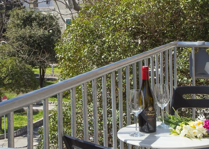 L&s Superior With Balcony & Free Parking Near Old Town And Bacvice