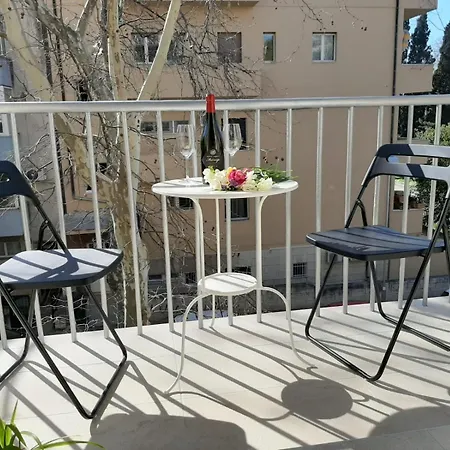 L&s Superior With Balcony Near Old Town And Bacvice * Σπλιτ
